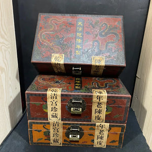 Collection of antiques and antiques. Aged tangerine peel is well preserved and a good collection. Single box price. 100-year-old tangerine peel.