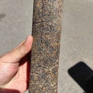 In the 1980s, Laosheng tea column dry warehouse Laosheng column Menghai ancient tree raw material soup color is red, thick, translucent and full of aged flavor.