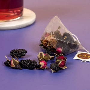 Independent packaging of Rosa roxburghii, rose, black goji berry, dried mulberry, and Poria cocos tea for whitening, regulating Qi and blood, nourishing health, and maintaining beauty